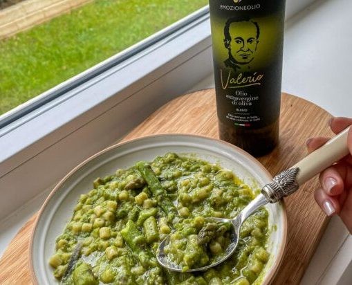 Emozione asparagi e piselli: fotografia della ricetta dall’archivio Emozioneolio