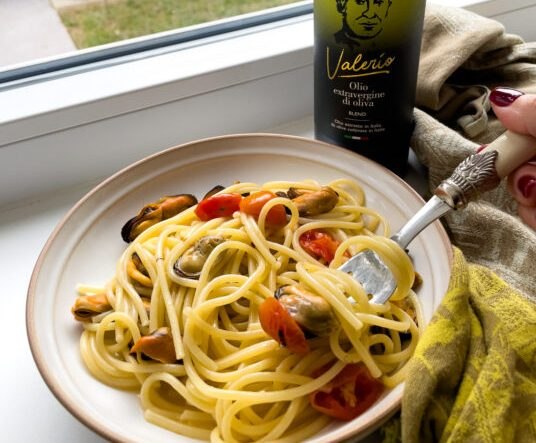 Olio su spaghetti alle cozze